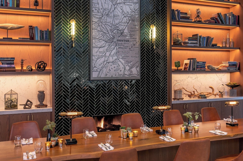 Renaissance® Boston Seaport District — Restaurant & bars in Boston, Massachusetts