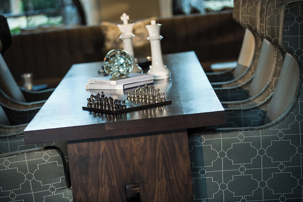 Renaissance Tampa International Plaza Hotel — Restaurant & bars in Tampa, Florida