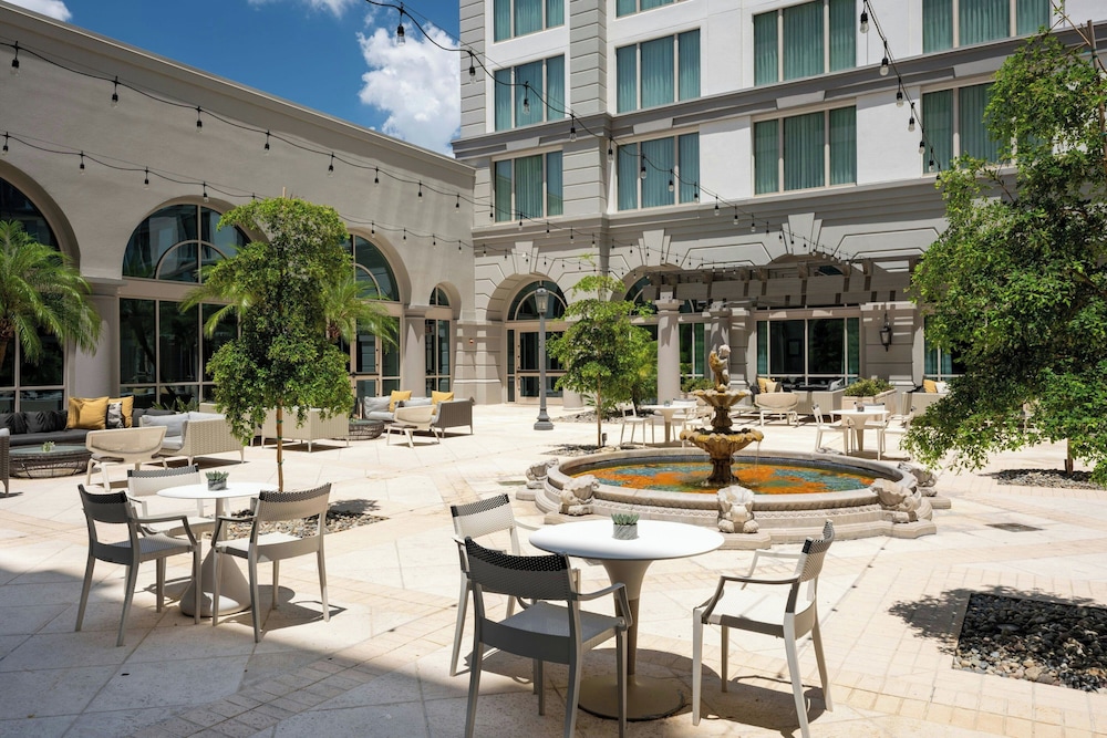 Renaissance Tampa International Plaza Hotel — Hotel building in Tampa, Florida