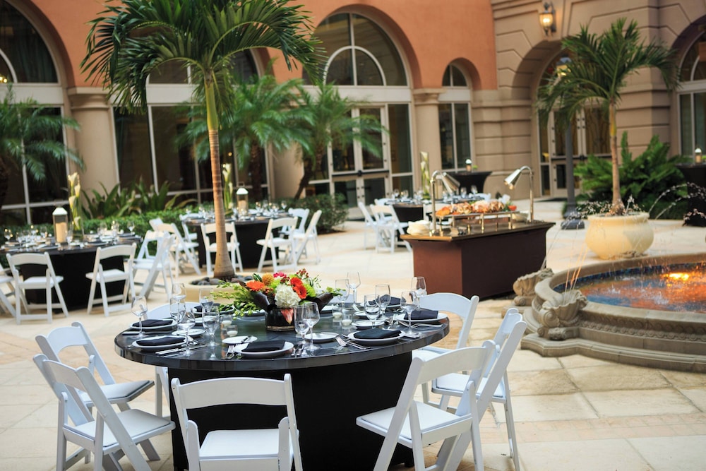 Renaissance Tampa International Plaza Hotel — Hotel building in Tampa, Florida