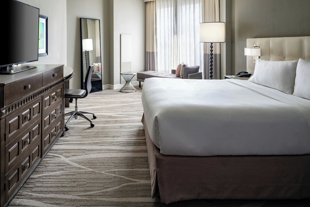 Renaissance Tampa International Plaza Hotel — Hotel rooms in Tampa, Florida