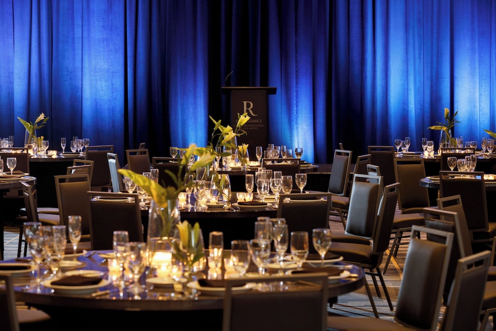 Renaissance Tampa International Plaza Hotel — Restaurant & bars in Tampa, Florida