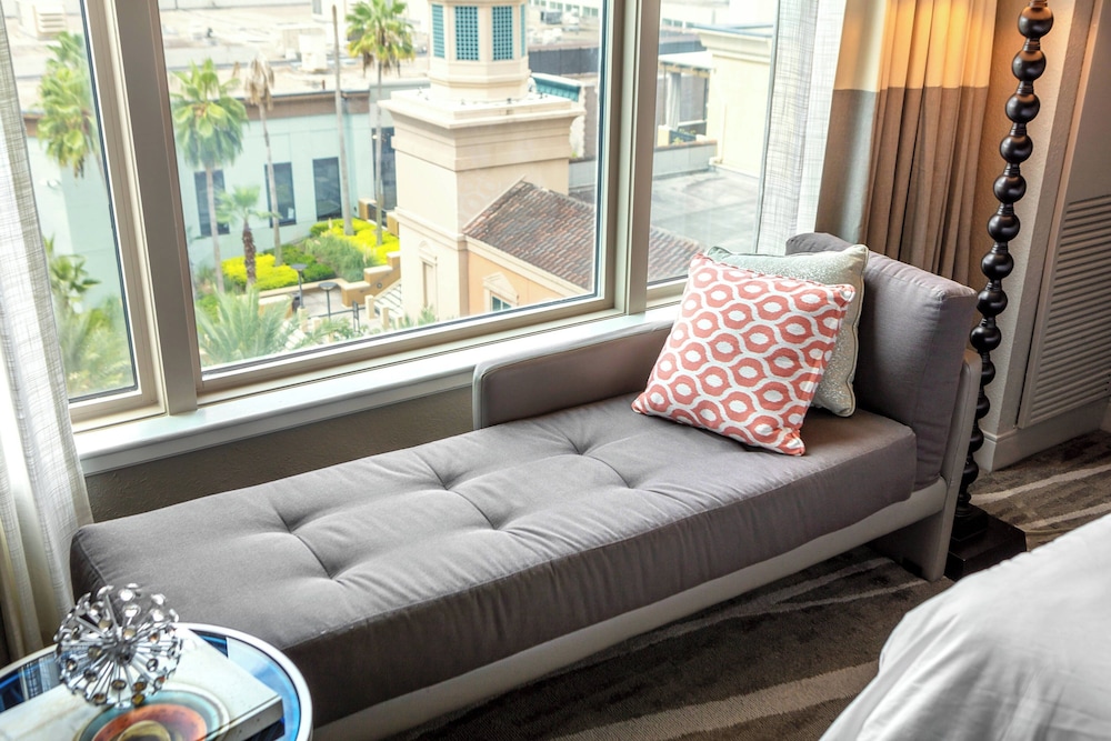 Renaissance Tampa International Plaza Hotel — Hotel rooms in Tampa, Florida