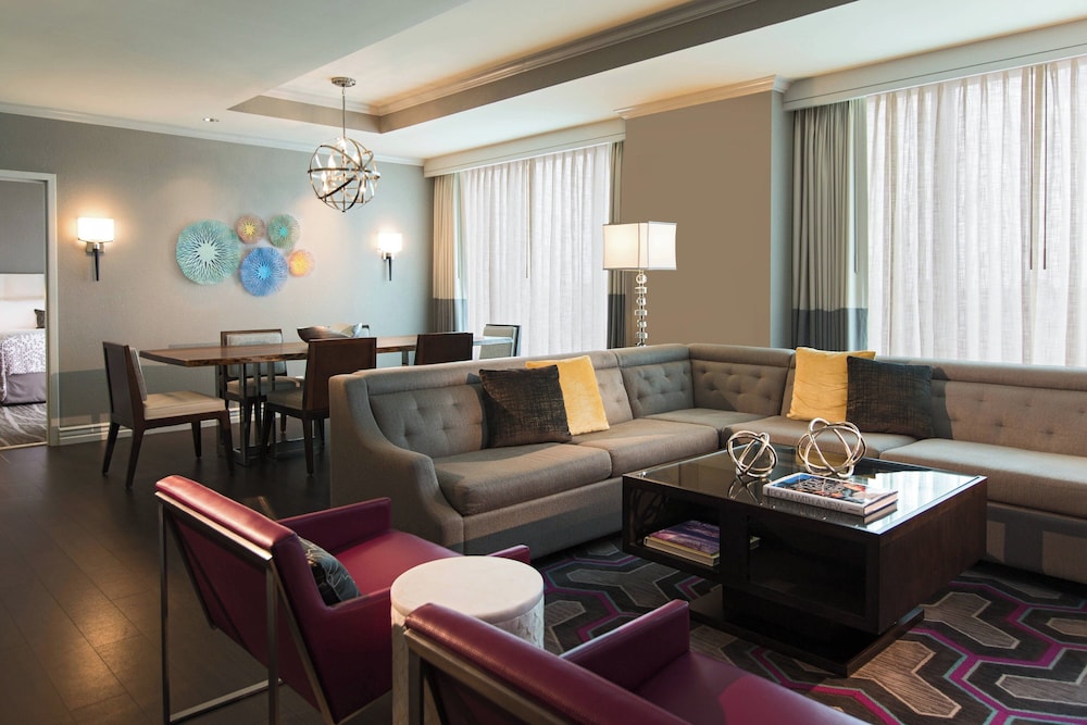 Renaissance Tampa International Plaza Hotel — Hotel rooms in Tampa, Florida