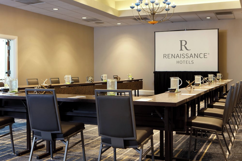 Renaissance Tampa International Plaza Hotel — Restaurant & bars in Tampa, Florida