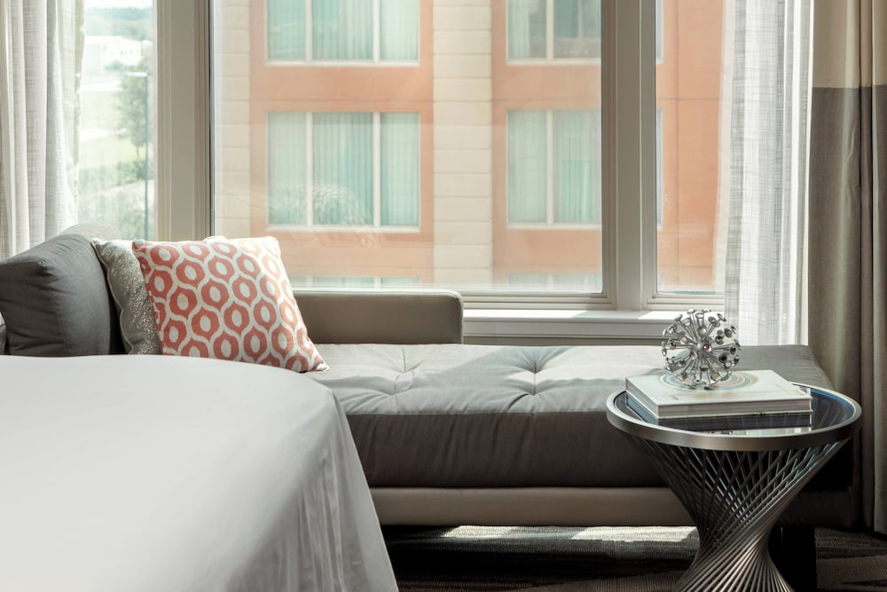 Renaissance Tampa International Plaza Hotel — Hotel rooms in Tampa, Florida