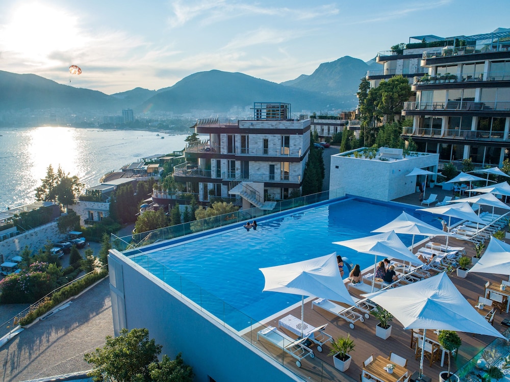 Dukley Hotel & Resort — Swimming pool in Budva, Budva Municipality