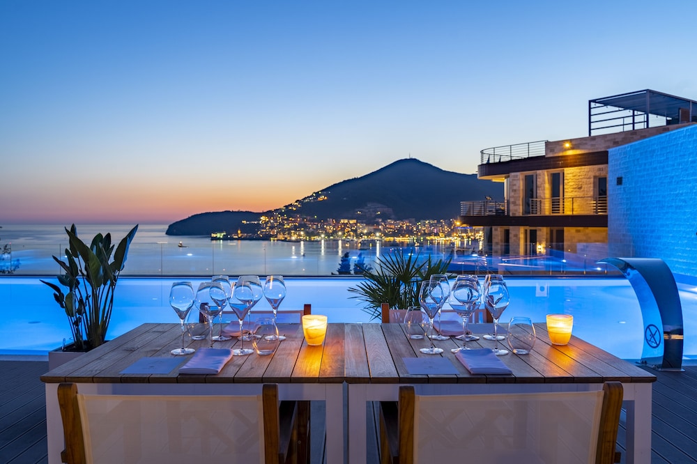 Dukley Hotel & Resort — Restaurant & bars in Budva, Budva Municipality