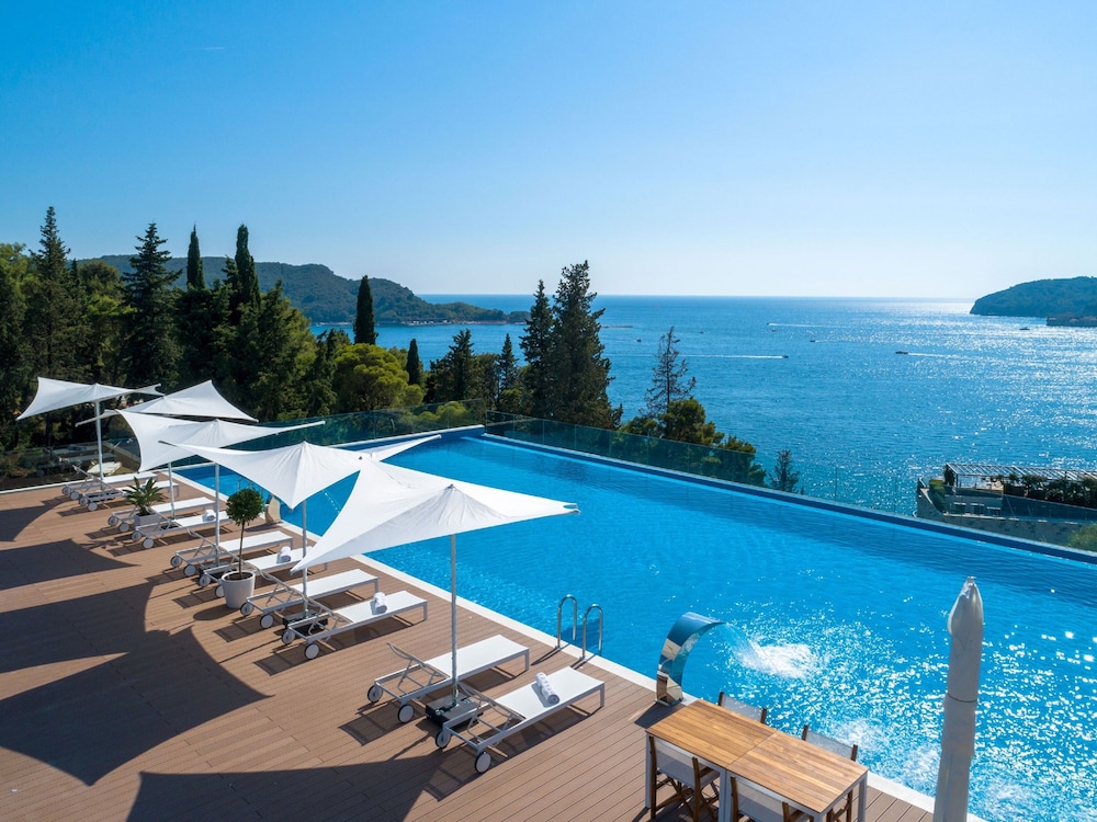 Dukley Hotel & Resort — Swimming pool in Budva, Budva Municipality