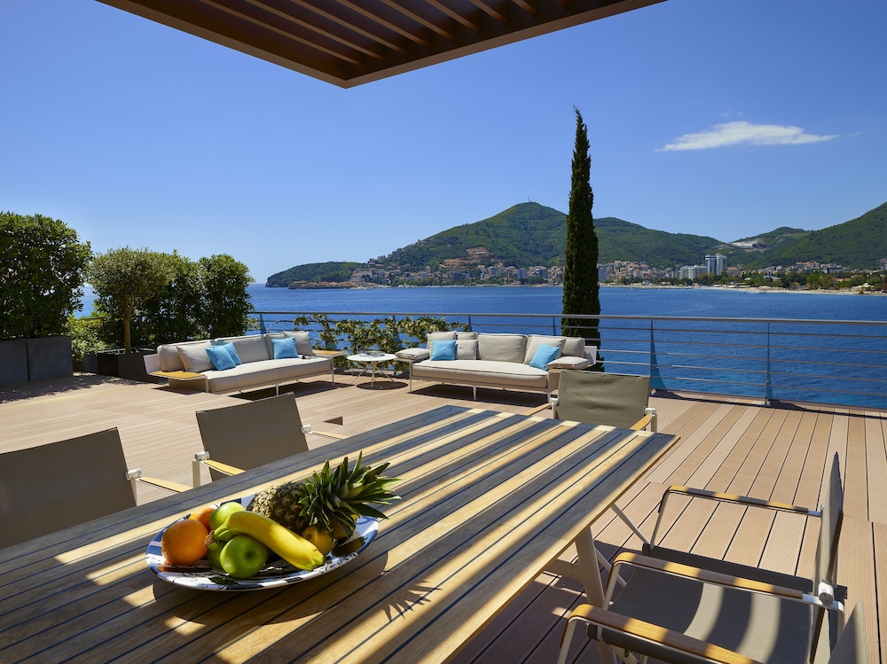 Dukley Hotel & Resort — Restaurant & bars in Budva, Budva Municipality