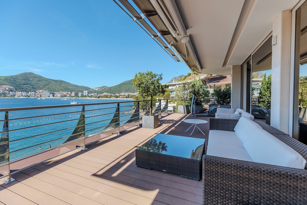 Dukley Hotel & Resort — Hotel rooms in Budva, Budva Municipality