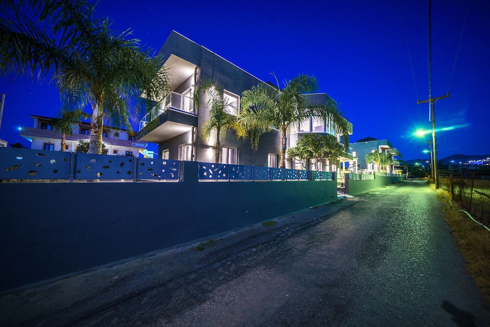 Elysian Suites — Hotel building in Hersonissos