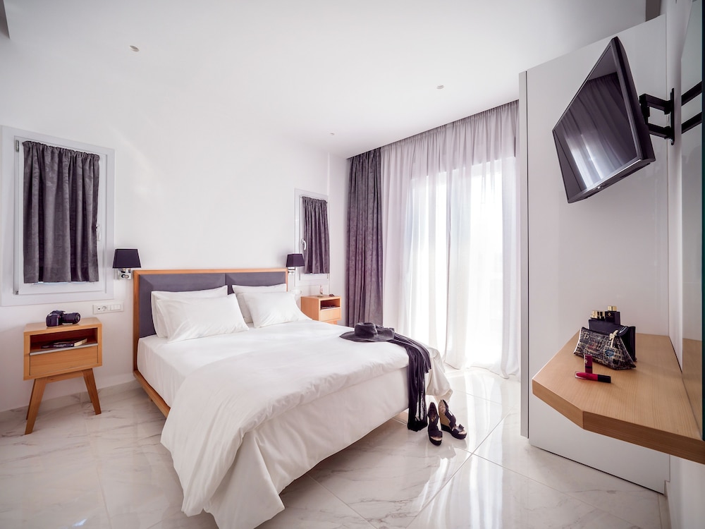 Elysian Suites — Hotel rooms in Hersonissos