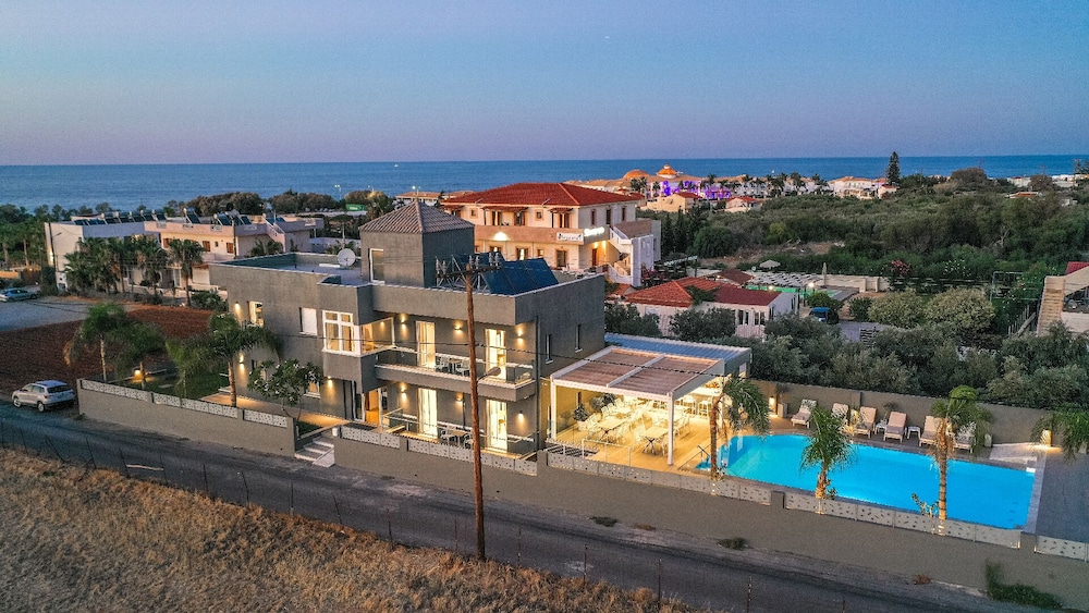 Elysian Suites — Beach in Hersonissos