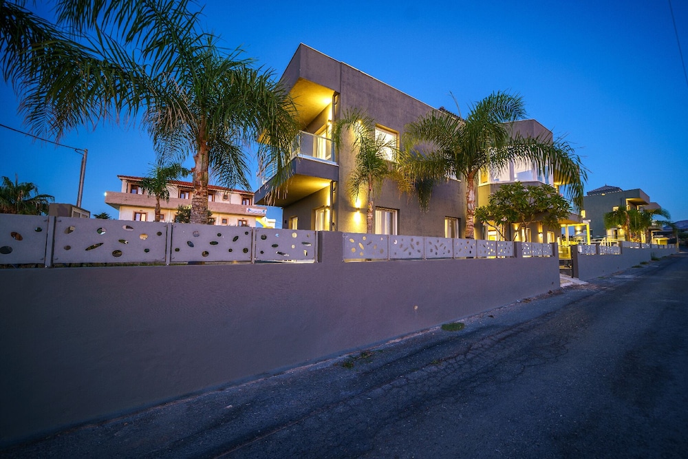 Elysian Suites — Hotel building in Hersonissos