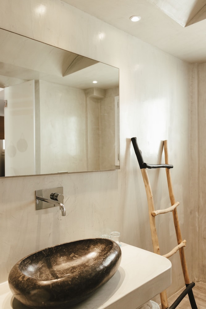 Casa Vitae Suites — Hotel rooms in Kamari, South Aegean
