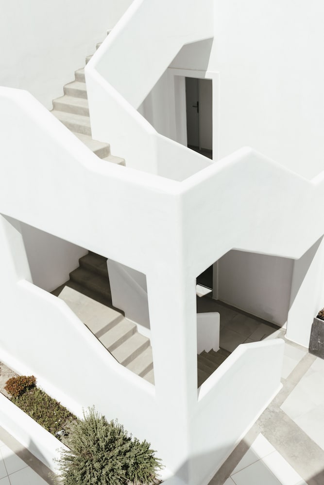 Casa Vitae Suites — Hotel building in Kamari, South Aegean