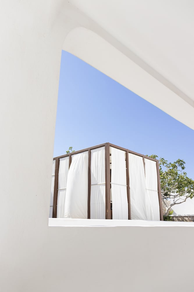 Casa Vitae Suites — Hotel building in Kamari, South Aegean