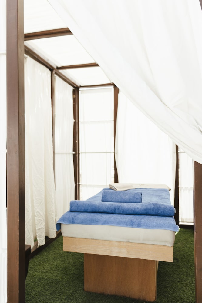 Casa Vitae Suites — Hotel rooms in Kamari, South Aegean