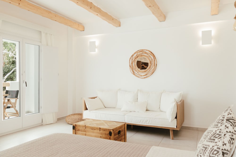 Casa Vitae Suites — Hotel rooms in Kamari, South Aegean