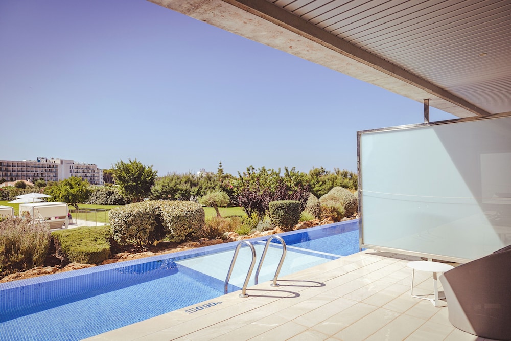 Hotel Seth 55 Santo Tomas — Swimming pool in Santo Tomas, Balearic Islands