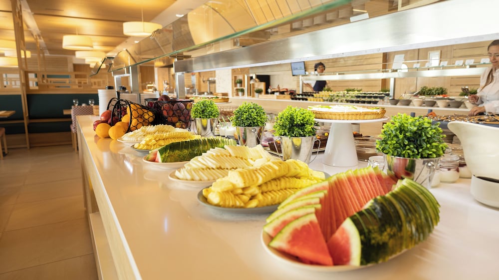 Hotel Seth 55 Santo Tomas — Restaurant & bars in Santo Tomas, Balearic Islands