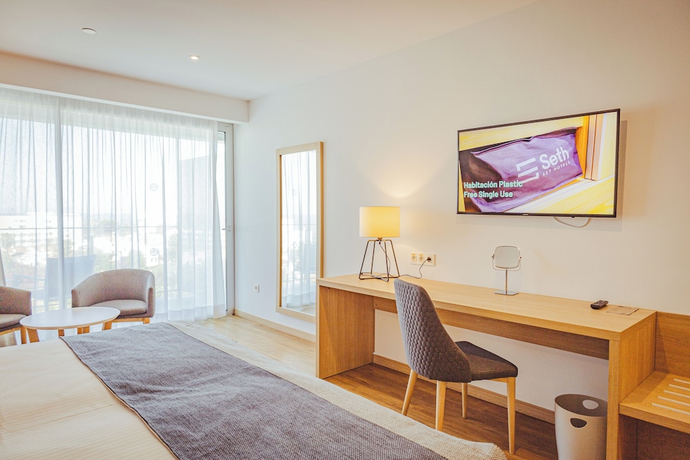 Hotel Seth 55 Santo Tomas — Hotel rooms in Santo Tomas, Balearic Islands