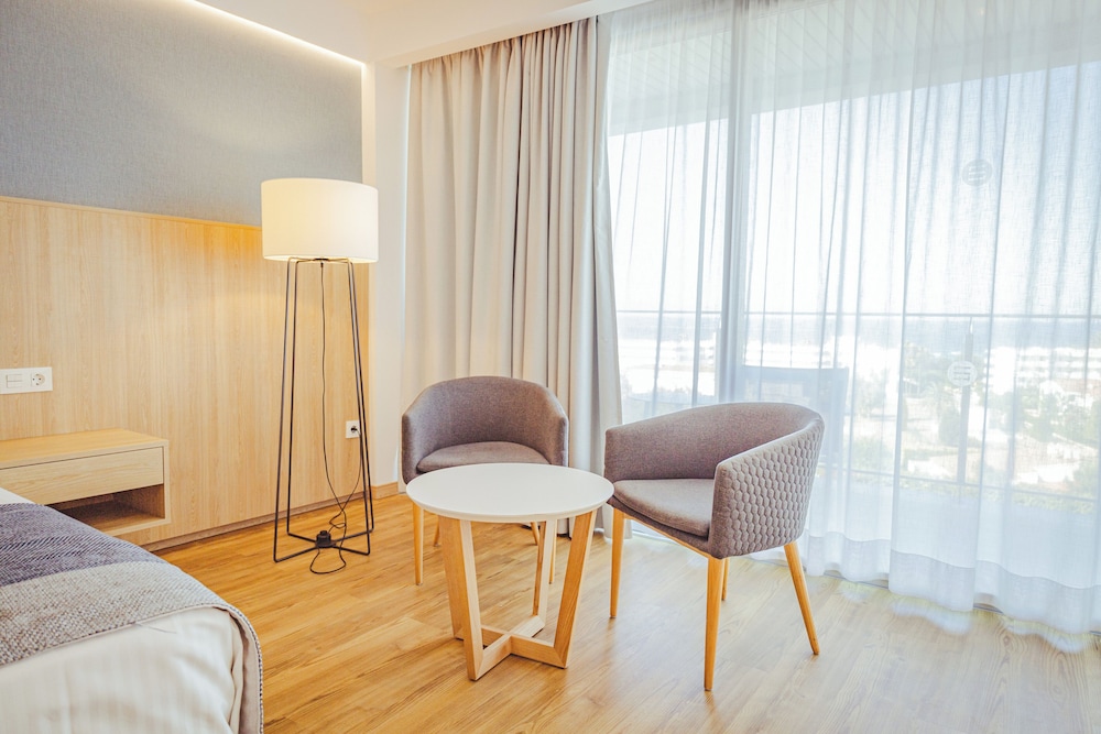 Hotel Seth 55 Santo Tomas — Hotel rooms in Santo Tomas, Balearic Islands