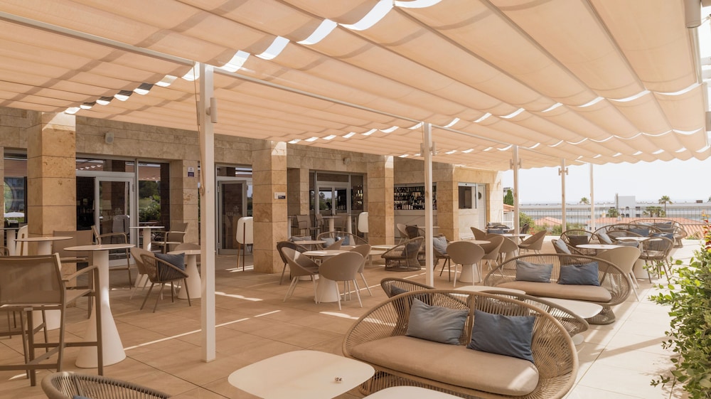 Hotel Seth 55 Santo Tomas — Restaurant & bars in Santo Tomas, Balearic Islands