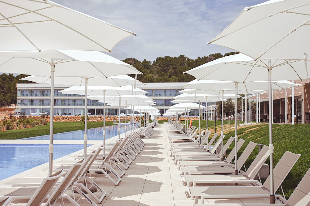 Hotel Seth 55 Santo Tomas — Swimming pool in Santo Tomas, Balearic Islands