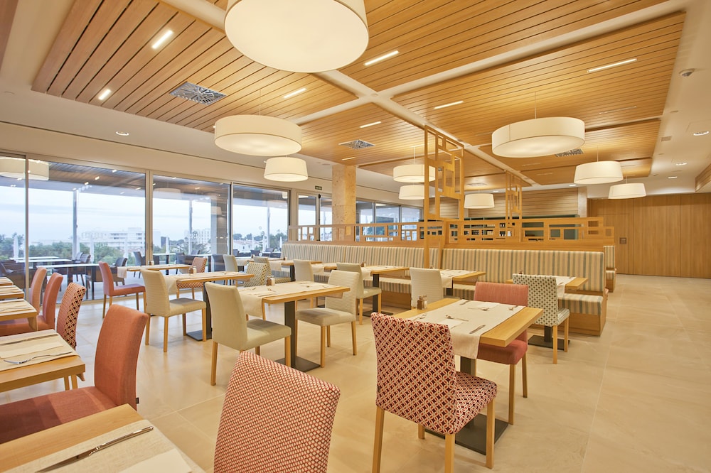 Hotel Seth 55 Santo Tomas — Restaurant & bars in Santo Tomas, Balearic Islands