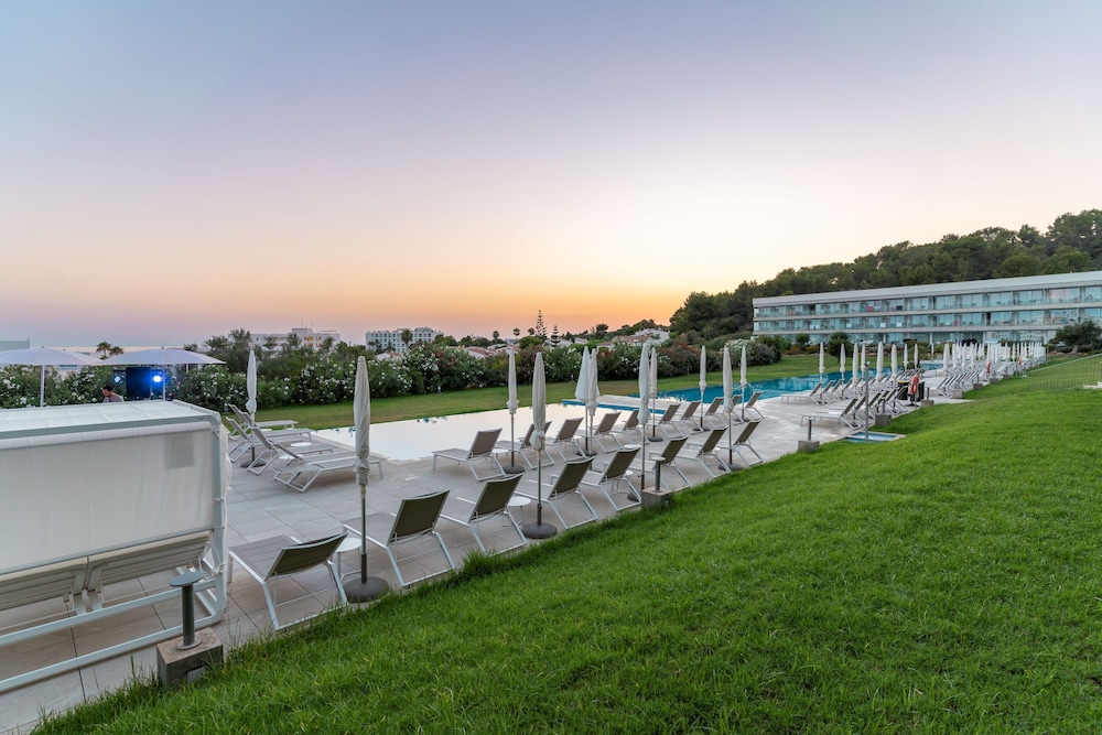 Hotel Seth 55 Santo Tomas — Swimming pool in Santo Tomas, Balearic Islands