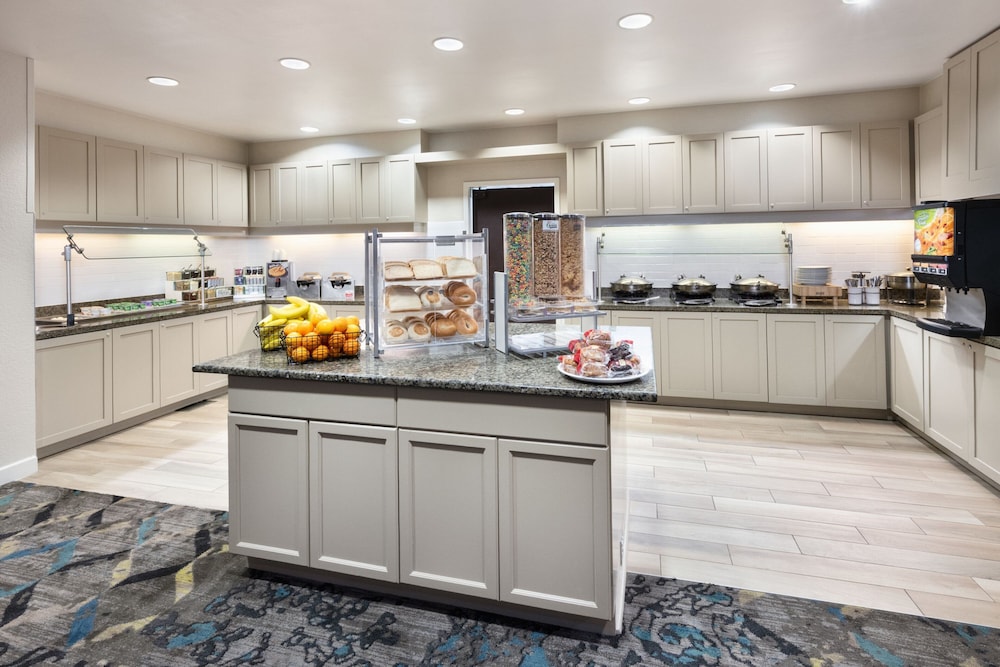 Residence Inn by Marriott Daytona Beach Speedway/Airport — Restaurant & bars in Daytona Beach, Florida