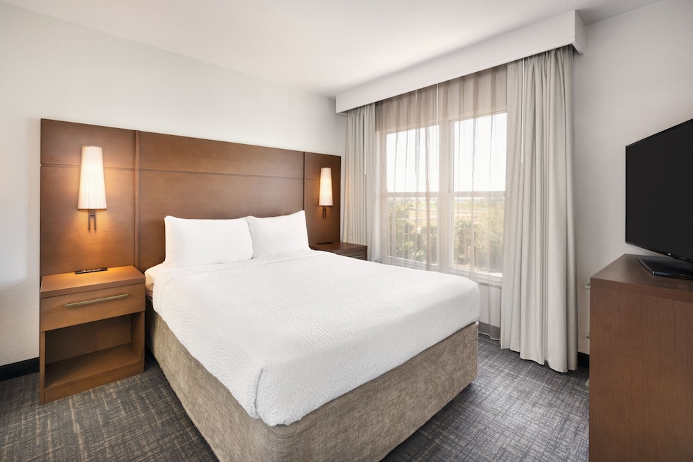 Residence Inn by Marriott Daytona Beach Speedway/Airport — Hotel rooms in Daytona Beach, Florida