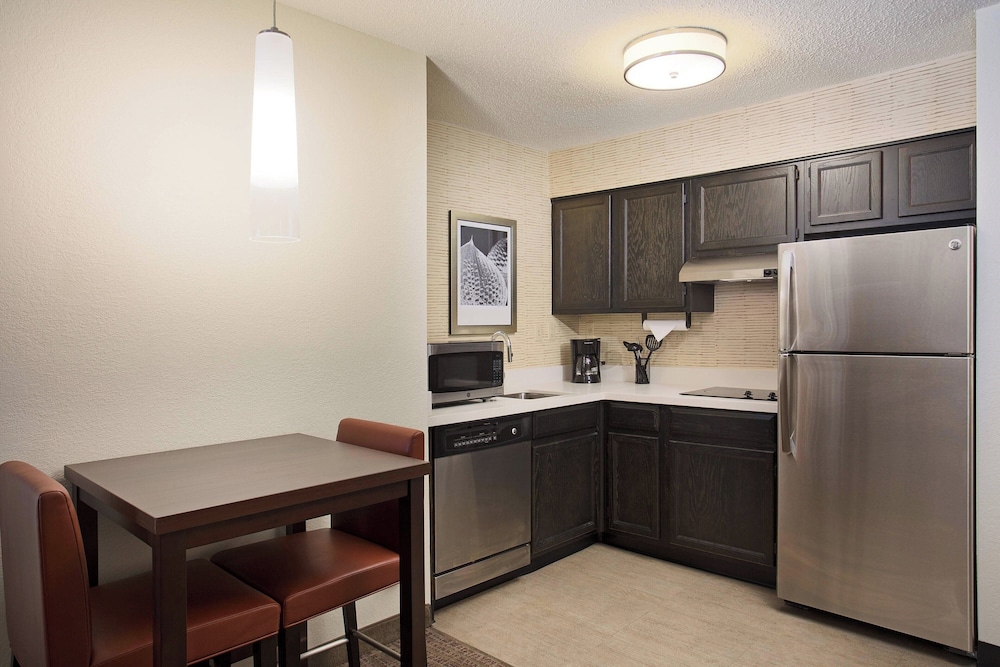 Residence Inn by Marriott Detroit Pontiac Auburn Hills — Hotel rooms in Pontiac, Michigan