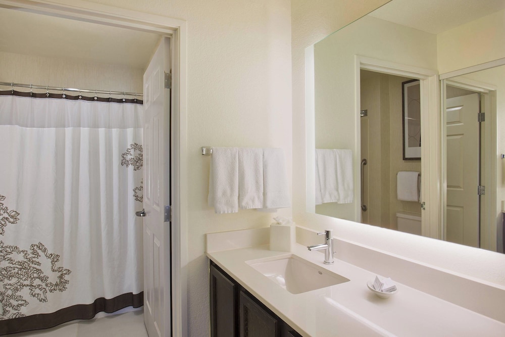 Residence Inn by Marriott Detroit Pontiac Auburn Hills — Hotel rooms in Pontiac, Michigan