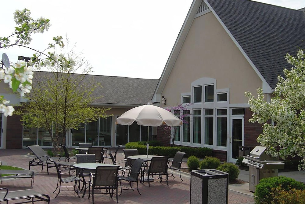 Residence Inn by Marriott Detroit Pontiac Auburn Hills — Hotel building in Pontiac, Michigan