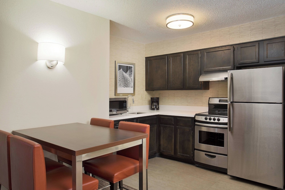 Residence Inn by Marriott Detroit Pontiac Auburn Hills — Hotel rooms in Pontiac, Michigan
