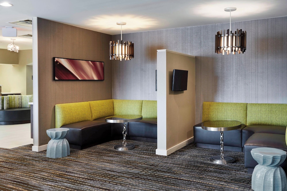 Residence Inn by Marriott Detroit Pontiac Auburn Hills — Restaurant & bars in Pontiac, Michigan