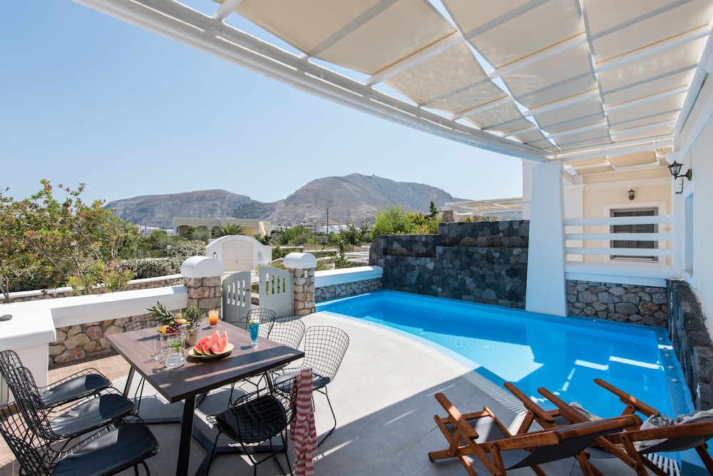 Secret Earth Santorini — Swimming pool in Kamari, South Aegean