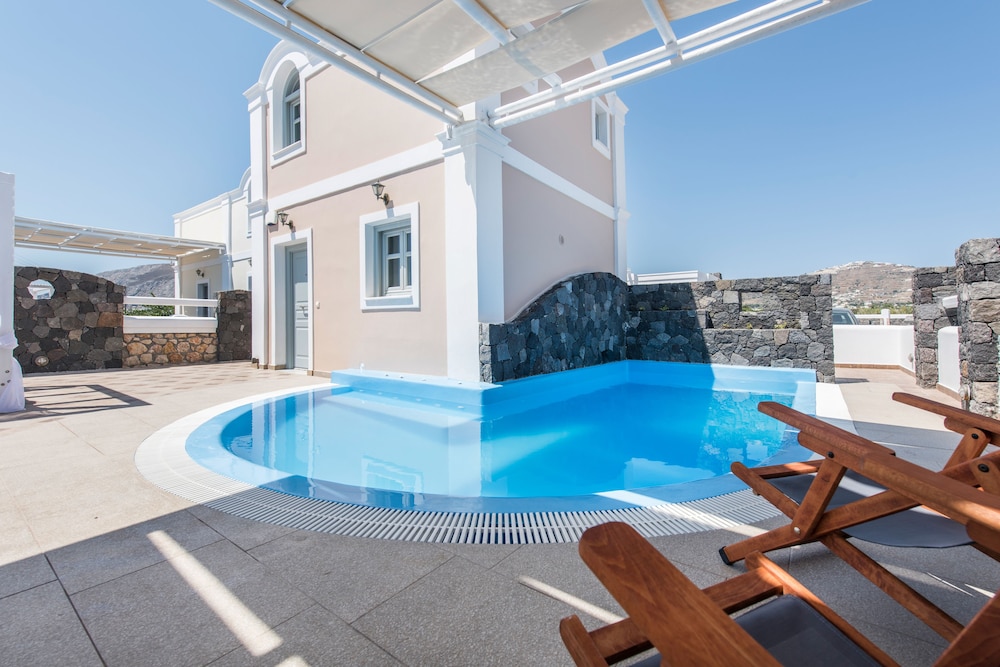 Secret Earth Santorini — Swimming pool in Kamari, South Aegean