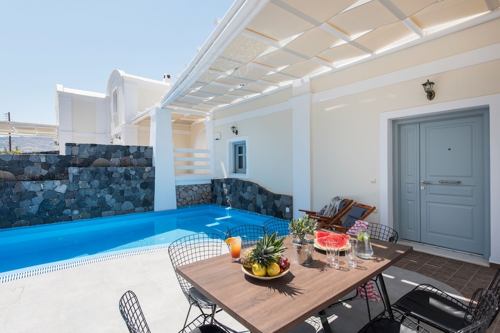 Secret Earth Santorini — Swimming pool in Kamari, South Aegean