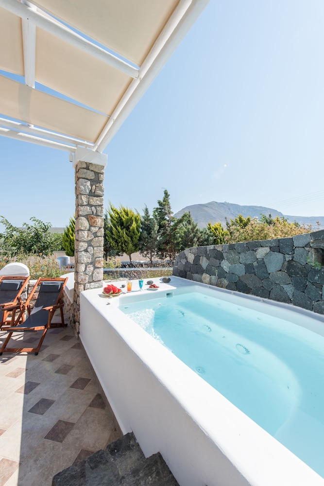 Secret Earth Santorini — Spa in Kamari, South Aegean