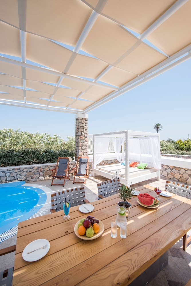 Secret Earth Santorini — Swimming pool in Kamari, South Aegean