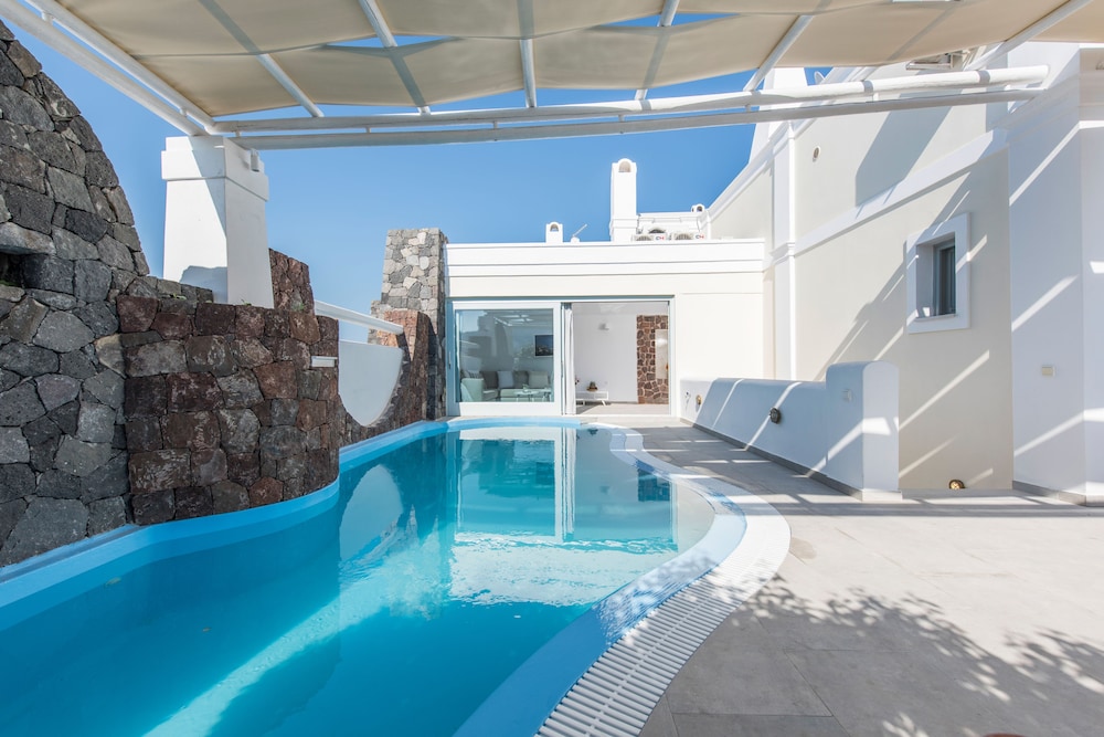 Secret Earth Santorini — Swimming pool in Kamari, South Aegean