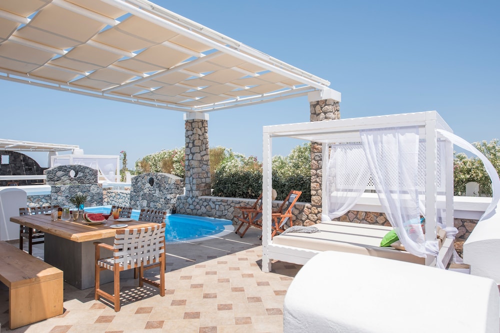 Secret Earth Santorini — Swimming pool in Kamari, South Aegean