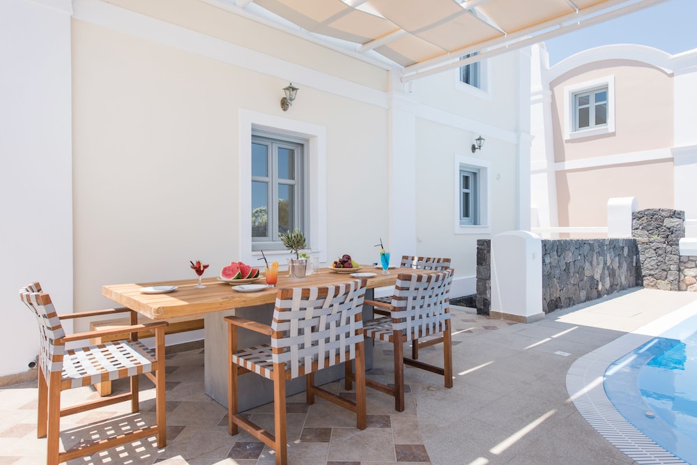 Secret Earth Santorini — Restaurant & bars in Kamari, South Aegean