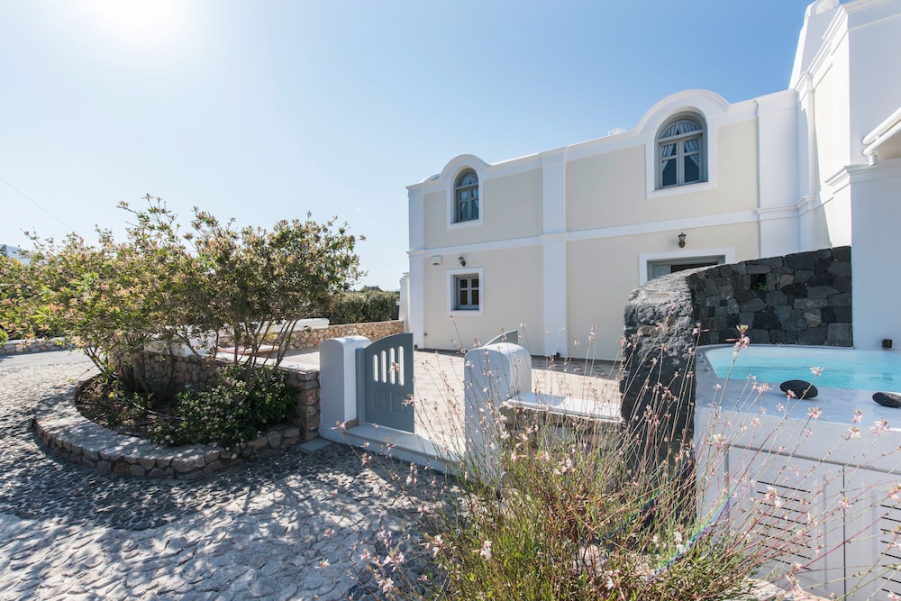 Secret Earth Santorini — Hotel building in Kamari, South Aegean