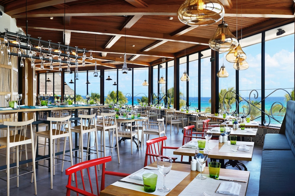 Catalonia Riviera Maya Resort and Spa All Inclusive — Restaurant & bars in Puerto Aventuras, Quintana Roo