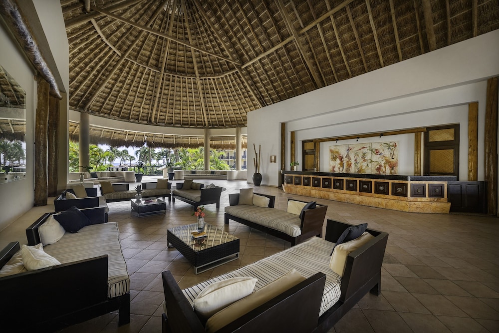 Catalonia Riviera Maya Resort and Spa All Inclusive — Hotel building in Puerto Aventuras, Quintana Roo